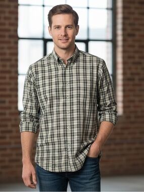 Saks Fifth Avenue Men’s Brown and Cream Plaid Button-Down Shirt Front Pocket